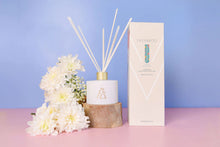 Load image into Gallery viewer, Meeraboo Paper Daisy Reed Diffuser